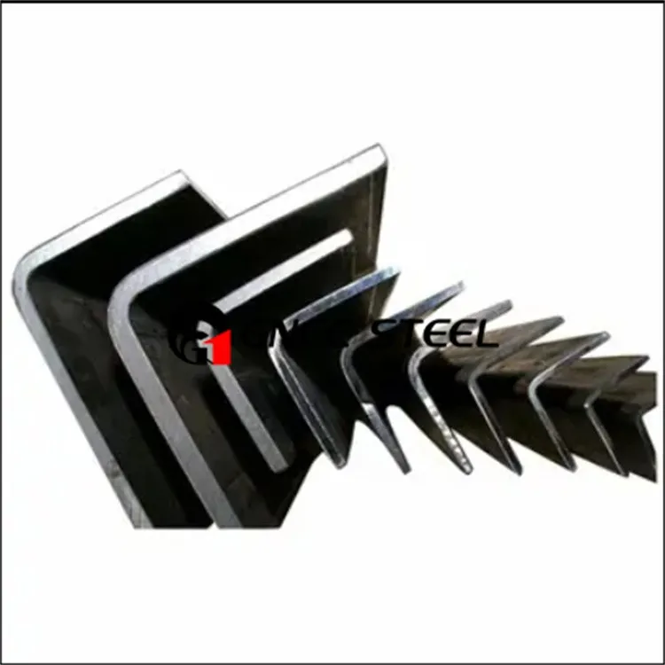 Formmaschinengestell mit geschlitztem Stahlwinkel